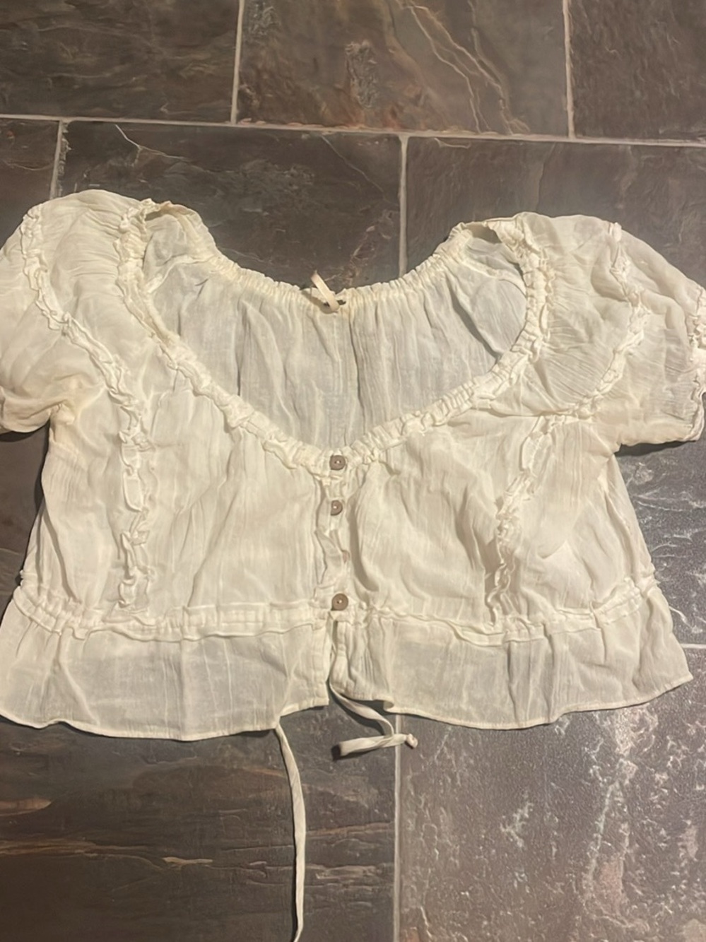 FREEPEOPLE Women’s Cream Ruffled Button-Front Crop Top